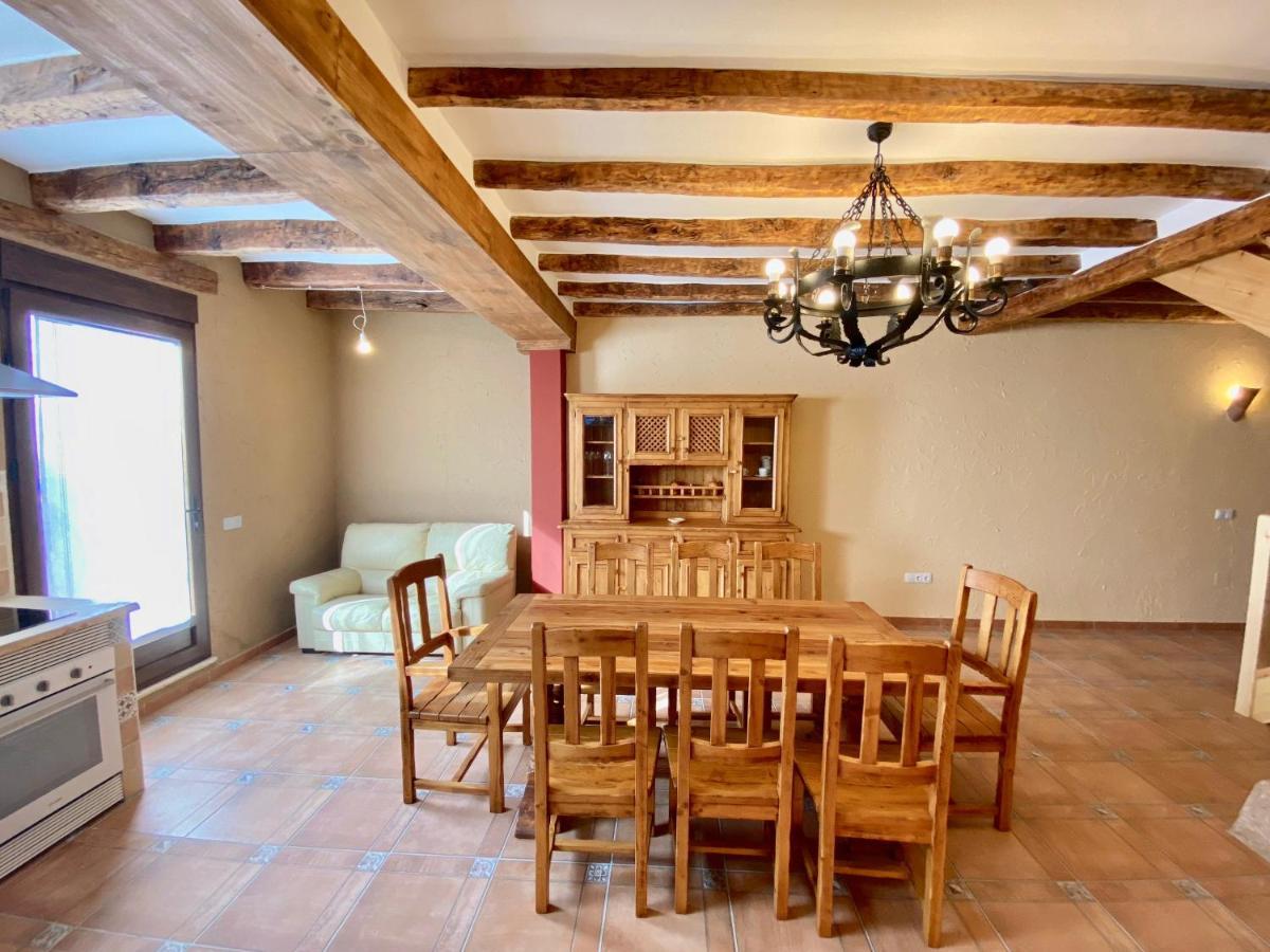 La Parada De Jimena-Casa Rustica Rodeada De Bodegas En Rueda Exterior foto